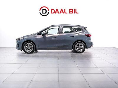 Grå Begagnad 2023 BMW 225 Active Tourer Minibuss | 314 700 kr (Bra pris)