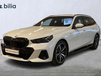 Vit Begagnad 2025 BMW 530 M Sport Kombi | 679 000 kr