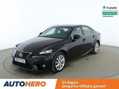 Svart Begagnad 2014 Lexus IS300h Executive Line Sedan | 154 000 kr (Bra pris)