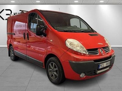 Begagnad Renault Trafic 114 HK (83 kW) 2012 Röd Minibuss