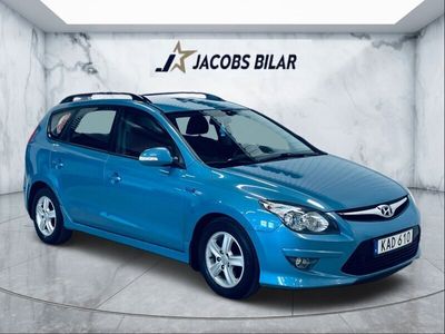 begagnad Hyundai i30 cw 1.6 CRDi /En-Ägare /Nyservad /Lågamil 128 hk