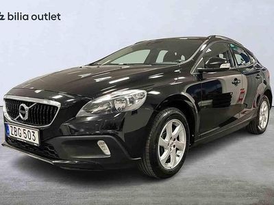 Begagnad Volvo V40 2018 Svart Halvkombi