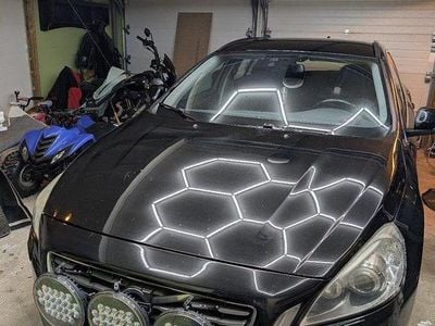 Svart Begagnad 2013 Volvo V60 Momentum Kombi | 75 000 kr (Marknadspris)