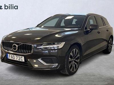 Grå Begagnad 2022 Volvo V60 Core Kombi | 389 900 kr (Marknadspris)