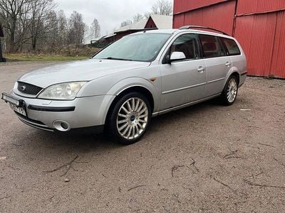Grå Begagnad 2002 Ford Mondeo Kombi | 9 900 kr (Marknadspris)