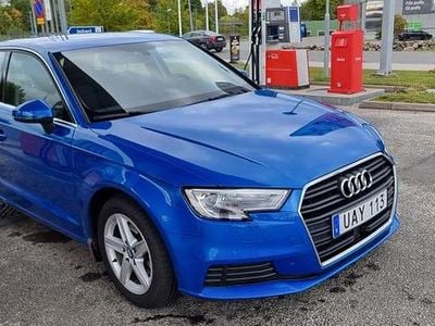 Metallic blue Begagnad 2018 Audi A3 Sportback Halvkombi | 179 000 kr (Marknadspris)
