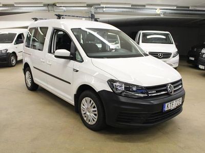 Vit Begagnad 2018 VW Caddy Minibuss | 109 000 kr (Marknadspris)