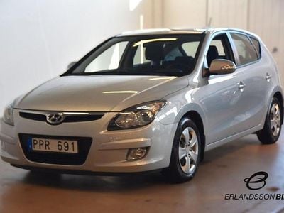 Begagnad Hyundai i30 90 HK (66 kW) 2009 Silver Halvkombi