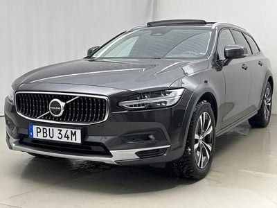 Grå Begagnad 2024 Volvo V90 CC Ultimate Kombi | 509 000 kr (Marknadspris)