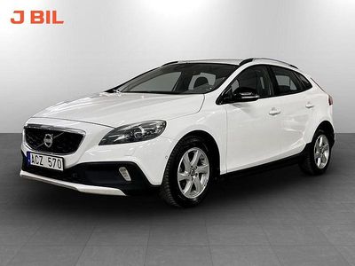 Begagnad Volvo V40 Momentum 115 HK (84 kW) 2013 Vit Halvkombi