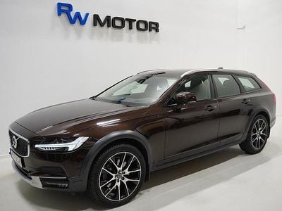 Mörkbrun Begagnad 2017 Volvo V90 CC Inscription Kombi | 344 800 kr (Bra pris)