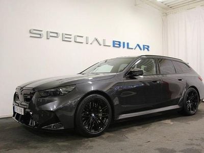 Begagnad BMW M5 Comfort Edition 728 HK (535 kW) 2025 Sophistogrå metallic Kombi
