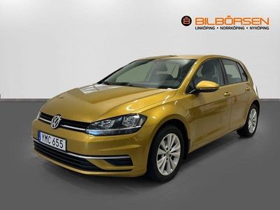Begagnad VW Golf VII 110 HK (80 kW) 2017 Gul Halvkombi