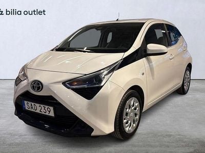 Begagnad Toyota Aygo X-play 72 HK (52 kW) 2018 Vit Halvkombi