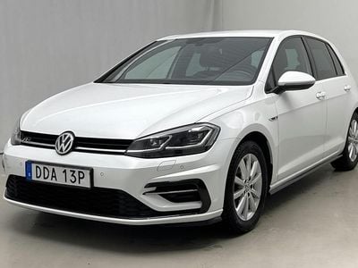 Vit Begagnad 2020 VW Golf VII R-line | 202 000 kr (Marknadspris)
