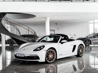 Flerfärgad Begagnad 2024 Porsche 718 Boxster Cab | 1 119 000 kr