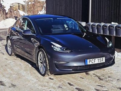 Begagnad Tesla Model 3 Long Range AWD 323 kW (440 HK) 2019 Sedan