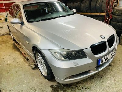 begagnad BMW 325 i Sedan NyBesiktigat Elstolar/Storaskärm