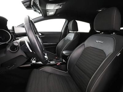 Vit Begagnad 2022 Kia Ceed GT GT-Line Kombi | 237 000 kr