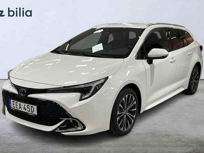 Vit Begagnad 2025 Toyota Corolla Kombi | 329 900 kr