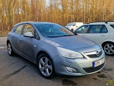 Begagnad Opel Astra 140 HK (102 kW) 2010 Halvkombi