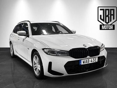 Begagnad BMW 330e M Sport 184 HK (135 kW) 2022 Vit Kombi