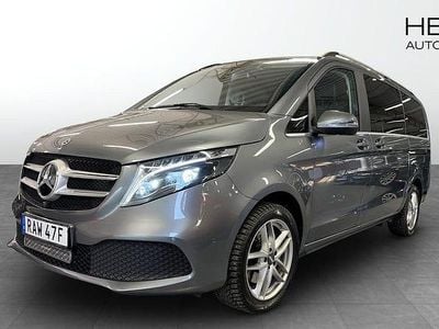 Grå Begagnad 2023 Mercedes V300 Avantgarde Minibuss | 798 750 kr (Lite dyr)