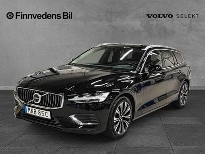 Svart Begagnad 2023 Volvo V60 Core Kombi | 379 000 kr (Marknadspris)