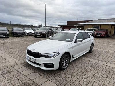 Vit Begagnad 2018 BMW 530 iPerformance Sedan | 329 900 kr (Dyr)