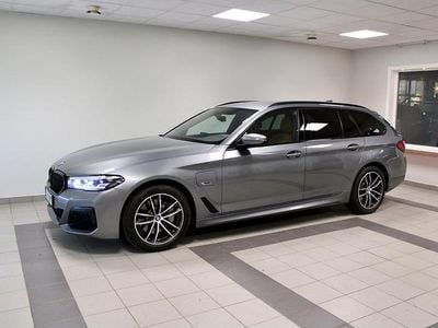 Grå Begagnad 2023 BMW 530 M Sport Kombi | 369 900 kr