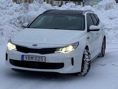 Begagnad Kia Optima Sport 205 HK (150 kW) 2018 Vit perlack Kombi