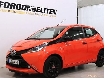Begagnad Toyota Aygo X-cite 69 HK (50 kW) 2014 Orange Halvkombi