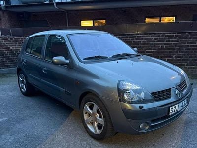 Begagnad 2002 Renault Clio II Halvkombi | 24 000 kr (Lite dyr)