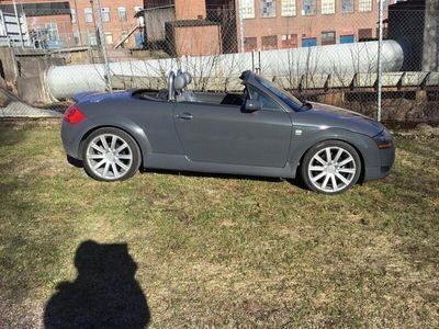 begagnad Audi TT Roadster Quattro 1.8 T CAB 300 hk NY SERV, NY KAMREM