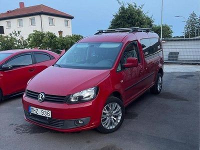 Röd Begagnad 2012 VW Caddy Maxi Minibuss | 129 000 kr (Dyr)