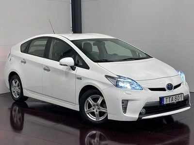 Begagnad Toyota Prius Plug-in Hybrid Executive 136 HK (100 kW) 2014 Vit Halvkombi
