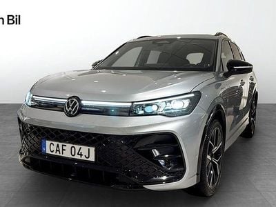 Oyster silver metallic Begagnad 2025 VW Tiguan R-line SUV | 609 900 kr