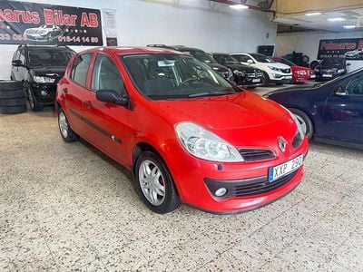 Röd Begagnad 2006 Renault Clio II Halvkombi | 29 900 kr (Lite dyr)