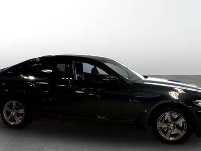 Svart Begagnad 2019 BMW 530 iPerformance | 229 500 kr (Marknadspris)