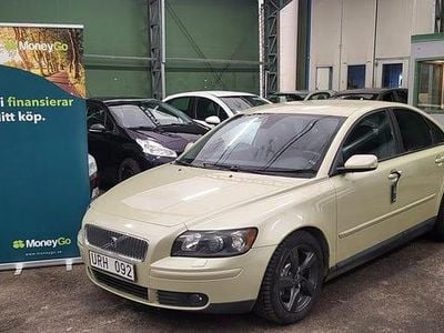 Grön Begagnad 2004 Volvo S40 Sedan | 34 900 kr (Marknadspris)