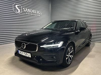 Svart Begagnad 2021 Volvo V60 Momentum Kombi | 254 500 kr (Marknadspris)
