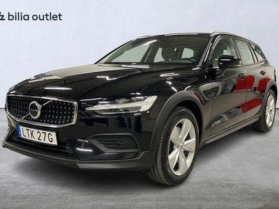 Svart Begagnad 2022 Volvo V60 CC Momentum Kombi | 339 800 kr (Lite dyr)