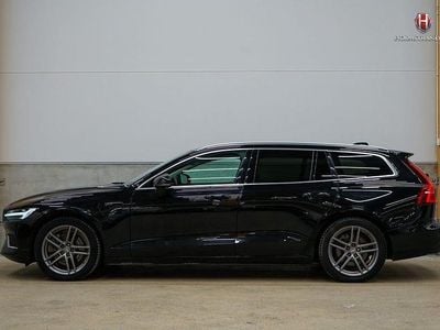 Svart Begagnad 2024 Volvo V60 Core Kombi | 344 900 kr (Marknadspris)