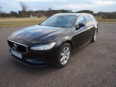 begagnad Volvo V90 D4 Geartronic 1 Ägare, Momentum, Advanced Edition Kombi 2019, Kombi