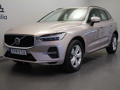 Ljusgrå Begagnad 2023 Volvo XC60 Core SUV | 389 500 kr (Superpris)