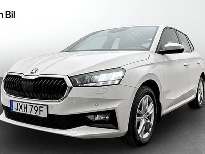 Candy white Begagnad 2023 Skoda Fabia Style Halvkombi | 203 900 kr (Marknadspris)