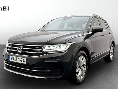 Grå Begagnad 2023 VW Tiguan Elegance SUV | 369 900 kr (Marknadspris)
