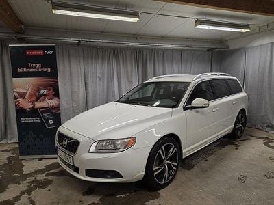 Vit Begagnad 2010 Volvo V70 Summum Kombi | 72 900 kr (Marknadspris)