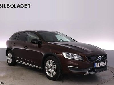 Brun Begagnad 2015 Volvo V60 CC Business Edition Kombi | 149 800 kr (Dyr)