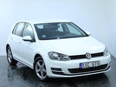 Vit Begagnad 2013 VW Golf VII Halvkombi | 89 900 kr (Marknadspris)